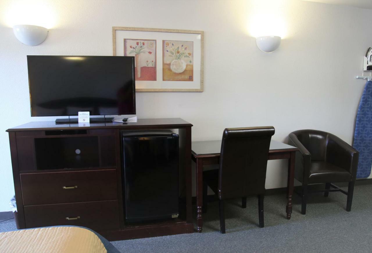 Idaho Inn Moscow Bagian luar foto